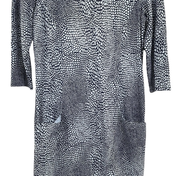 J. McLaughlin Size Medium Navy White Geometric Stretch Catalyst sheath Dress - Picture 2 of 7